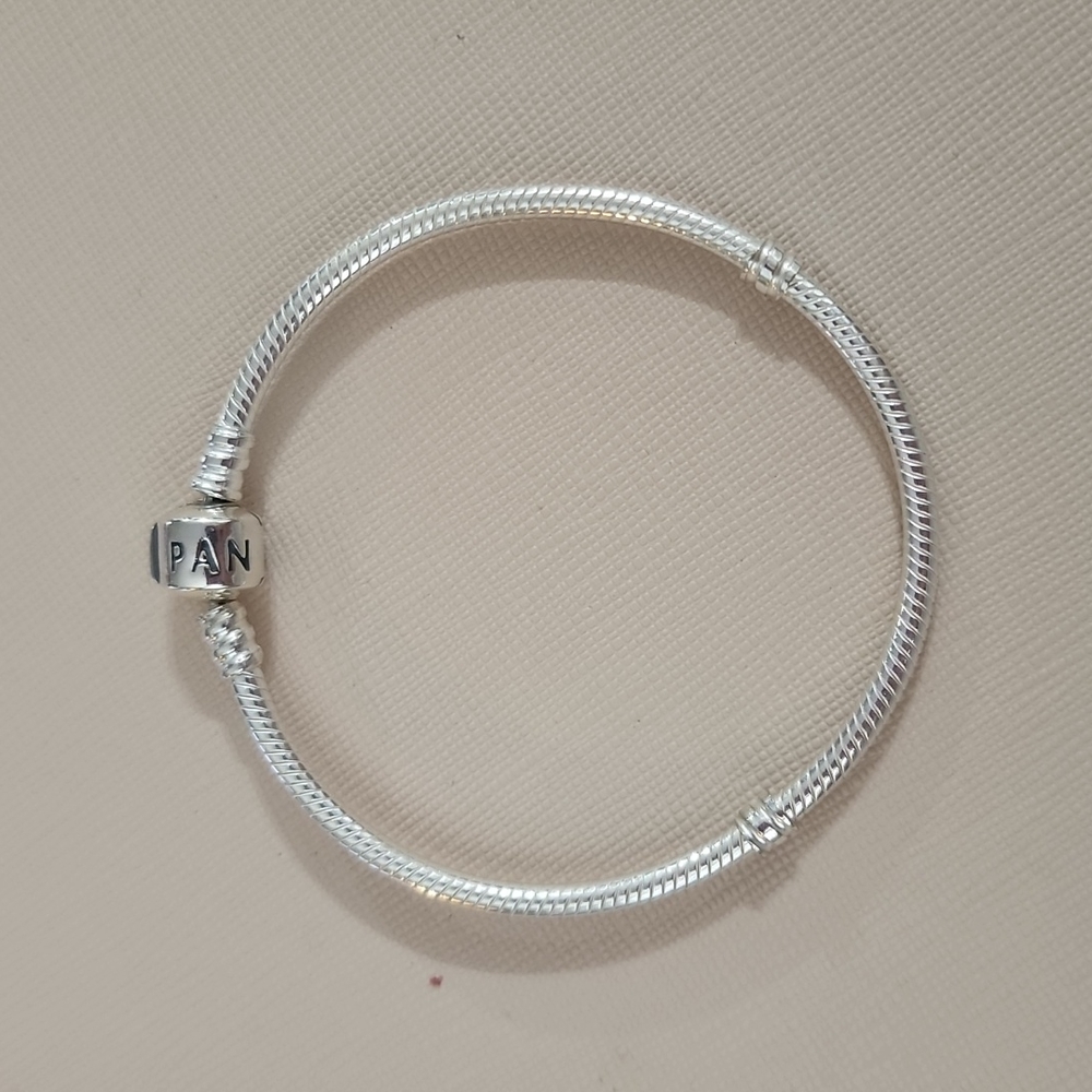 New barrel clasp bracelet